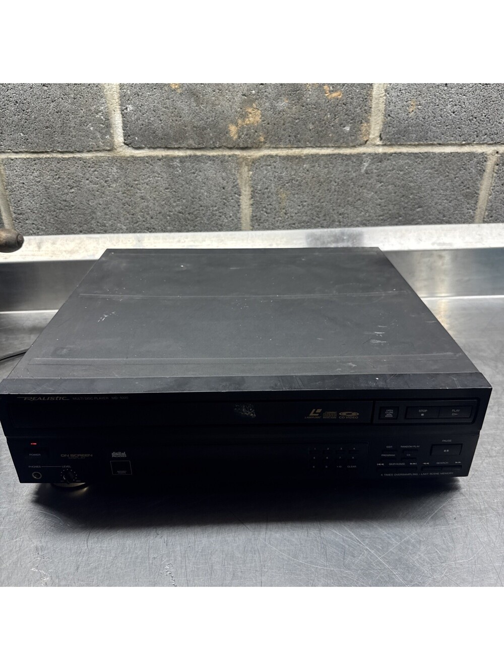 Vintage Realistic MD-1000 Laserdisc Player for Parts or Repair